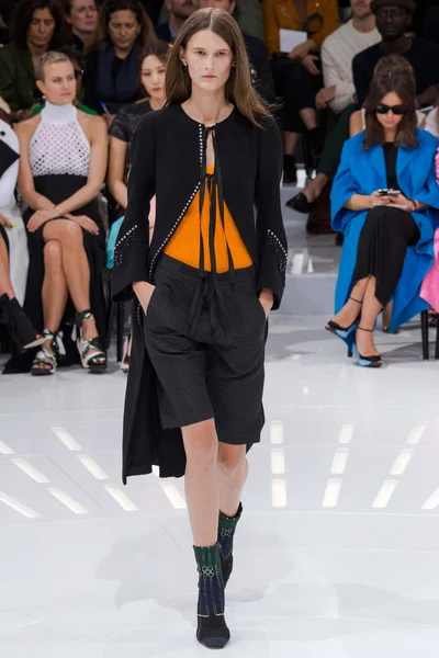 Look 26